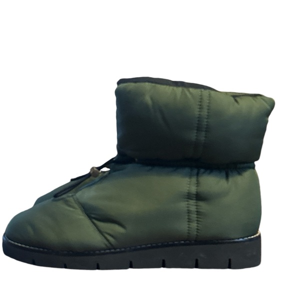 J. CREW Elsa puffer boot with Primaloft EUC - Picture 5 of 7